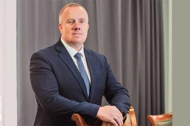 Управляющий директор АО «Уральская Сталь» Сергей Журавлев  поздравляет с Новым годом и Рождеством