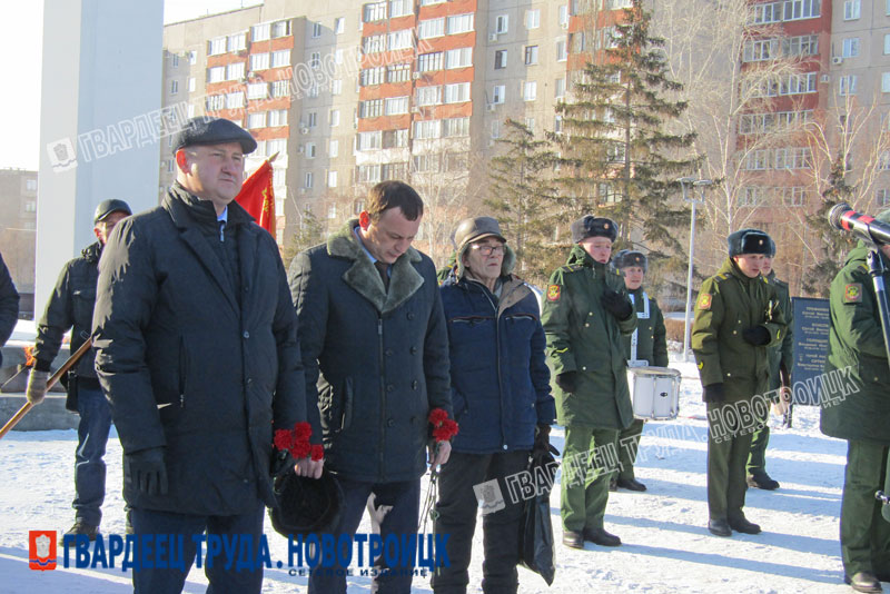 Шаг в бессмертие. Новотройчане проводили в последний путь Евгения Седых