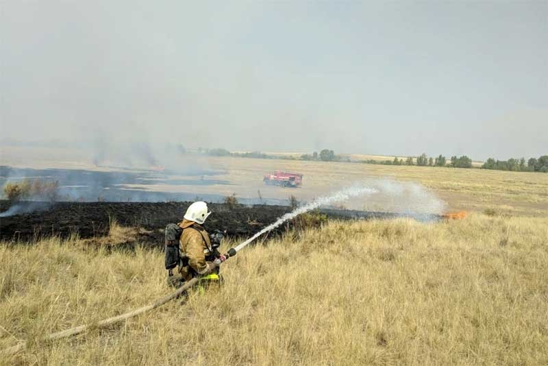 В 23-Х РАЙОНАХ ОРЕНБУРЖЬЯ СОХРАНЯЕТСЯ ВЫСОКИЙ КЛАСС ПОЖАРНОЙ ОПАСНОСТИ — ПЯТЫЙ